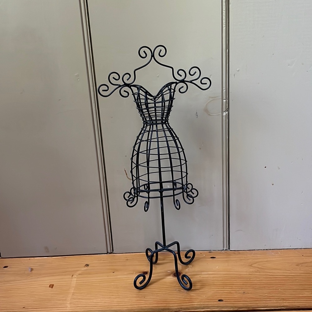 Necklace tree